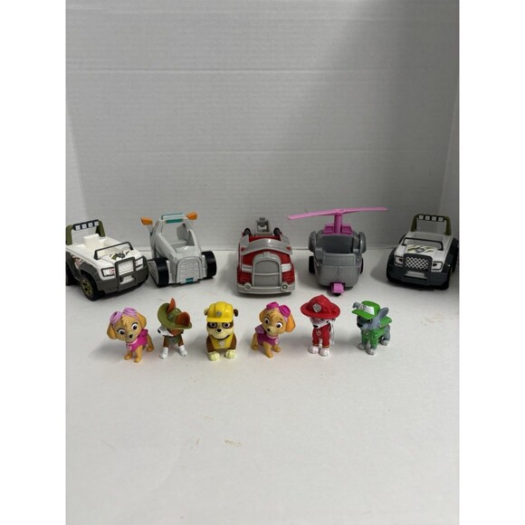 Paw Patrol Lot 5 Vehicles 6 Figures 11 Pieces total - Picture 1 of 6
